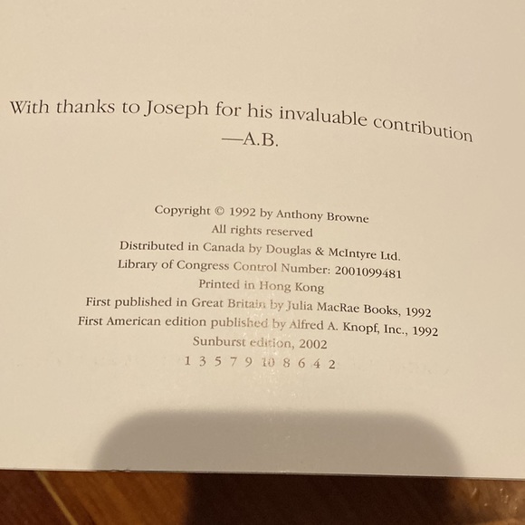 ZOO by Anthony Browne SC Book Illustrated Witty Animal Behavior (Out of Print) - Picture 5 of 5